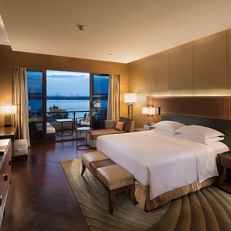 Hilton Wuhan Optics Valley Εξωτερικό φωτογραφία