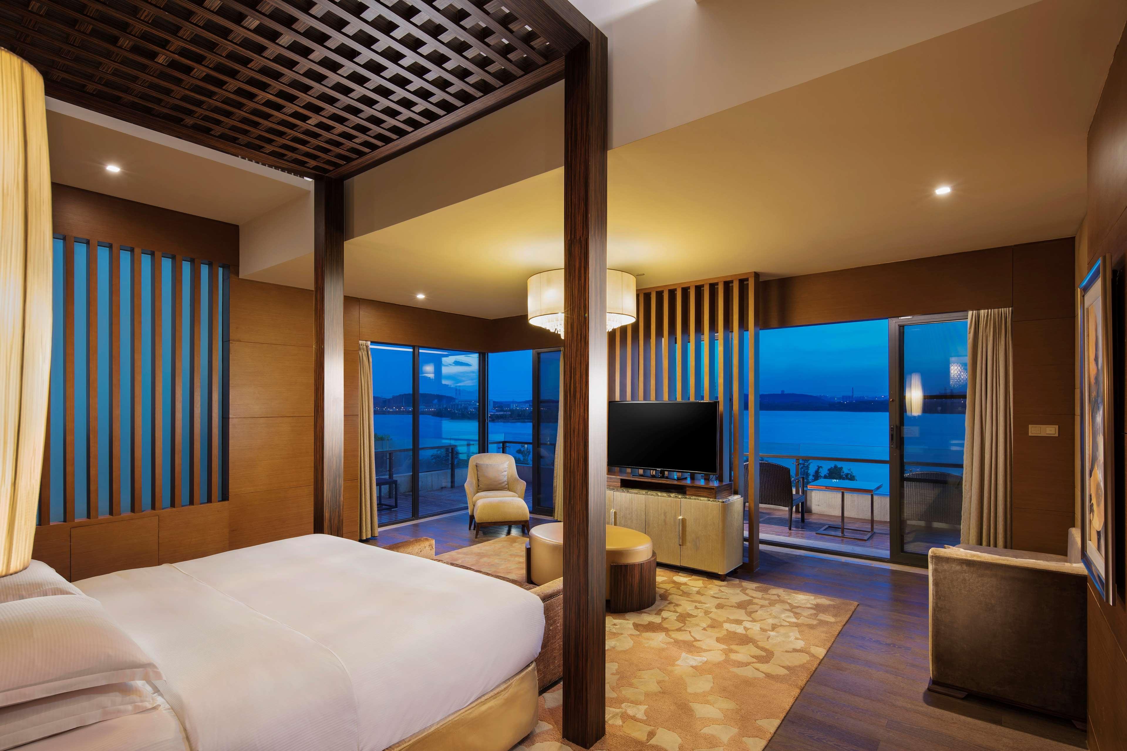 Hilton Wuhan Optics Valley Εξωτερικό φωτογραφία