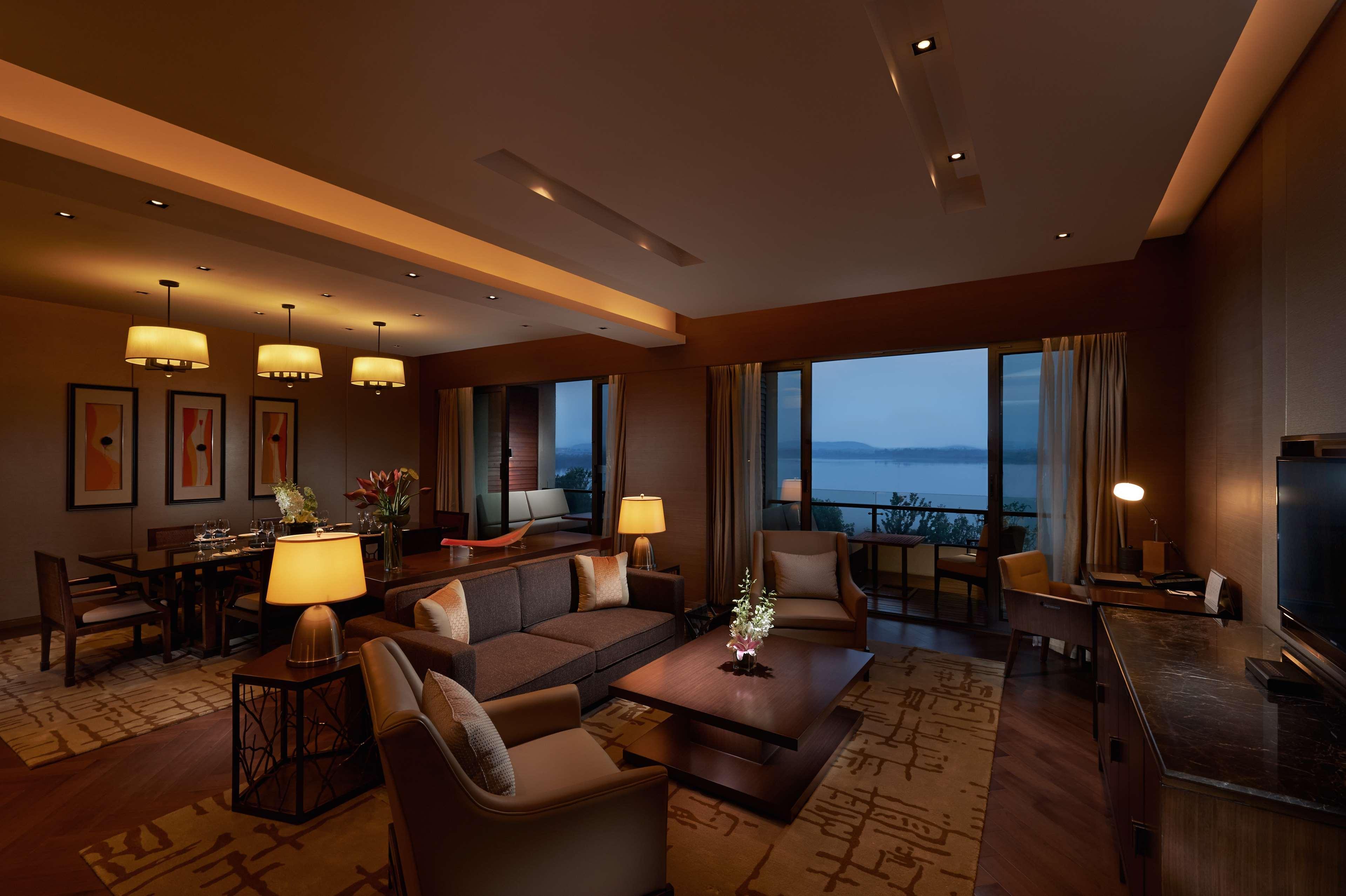 Hilton Wuhan Optics Valley Εξωτερικό φωτογραφία