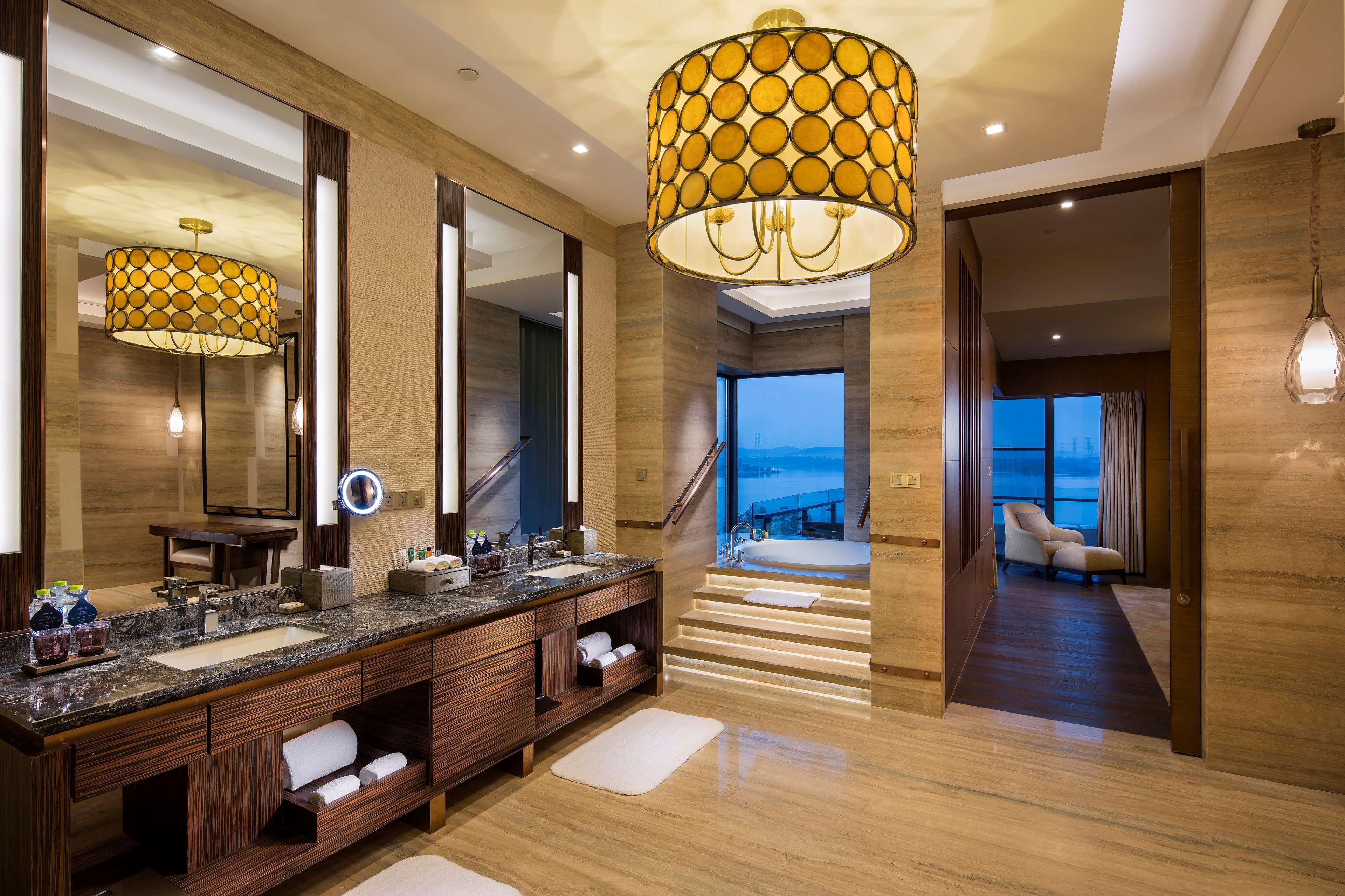 Hilton Wuhan Optics Valley Εξωτερικό φωτογραφία