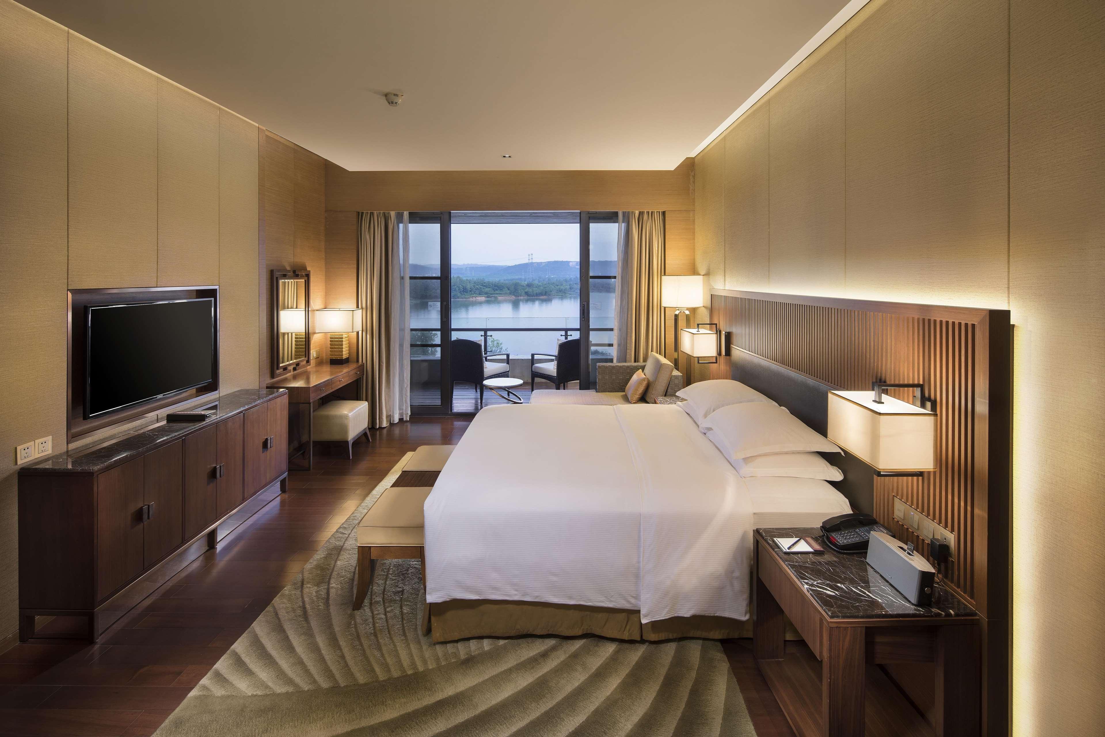 Hilton Wuhan Optics Valley Εξωτερικό φωτογραφία