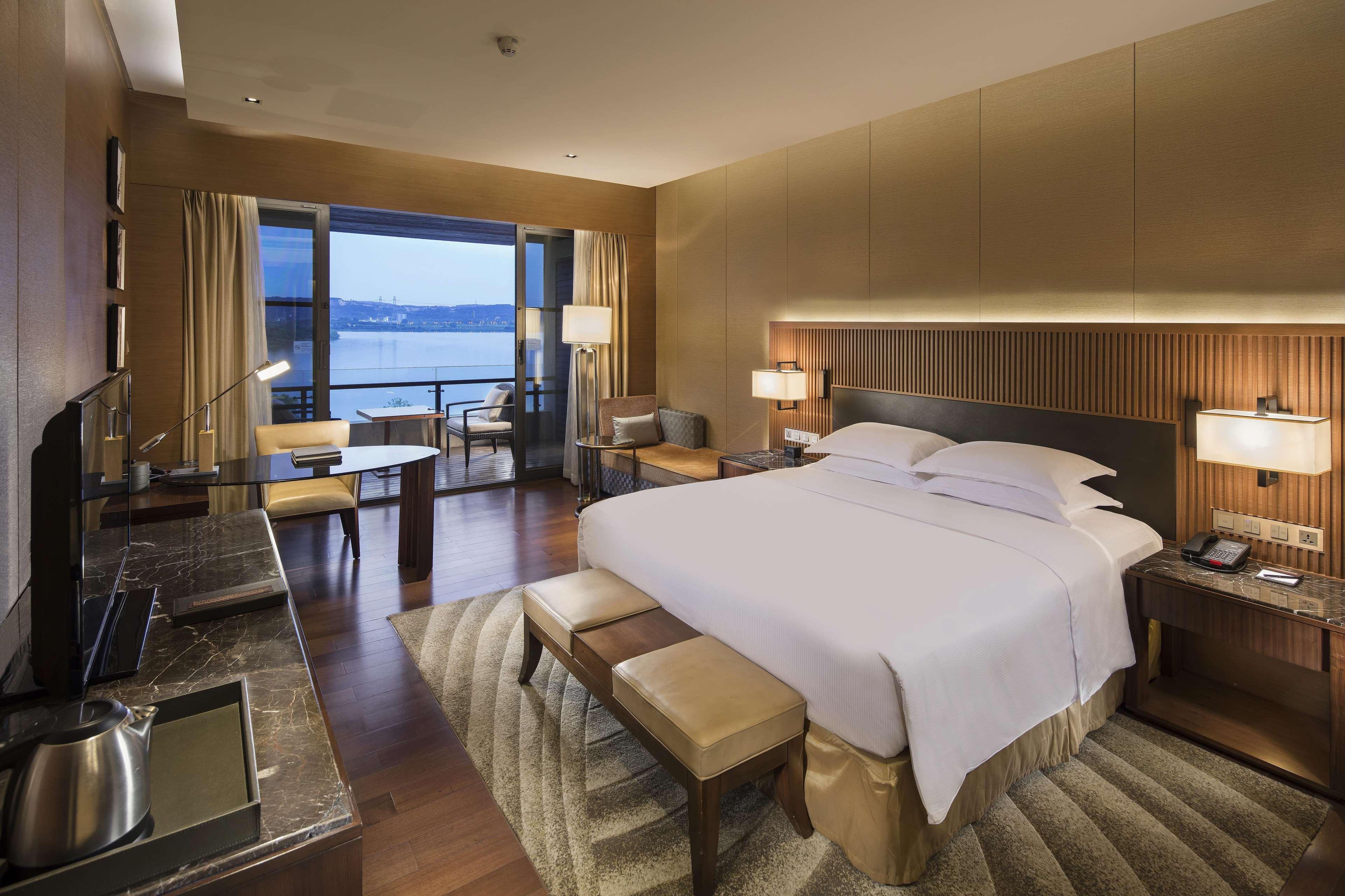 Hilton Wuhan Optics Valley Εξωτερικό φωτογραφία