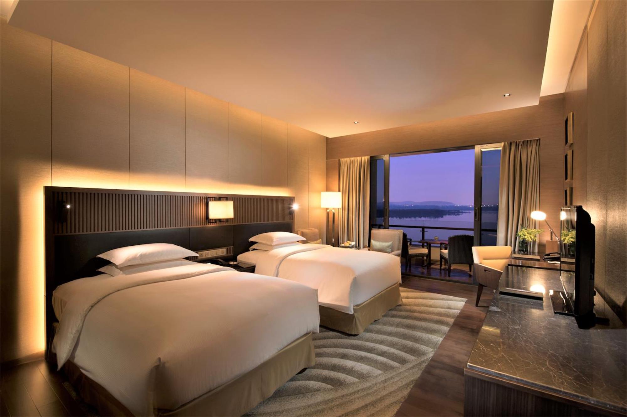 Hilton Wuhan Optics Valley Εξωτερικό φωτογραφία