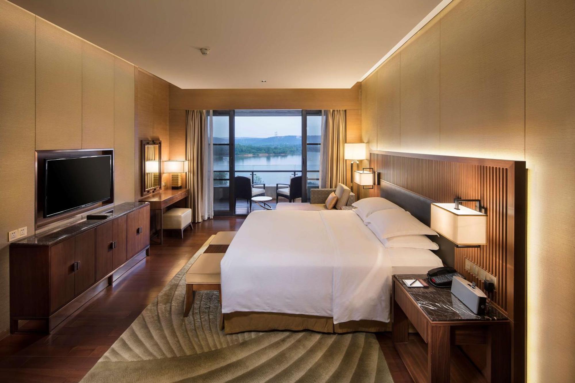 Hilton Wuhan Optics Valley Εξωτερικό φωτογραφία