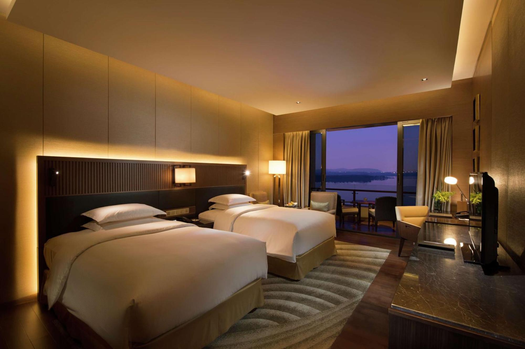 Hilton Wuhan Optics Valley Εξωτερικό φωτογραφία