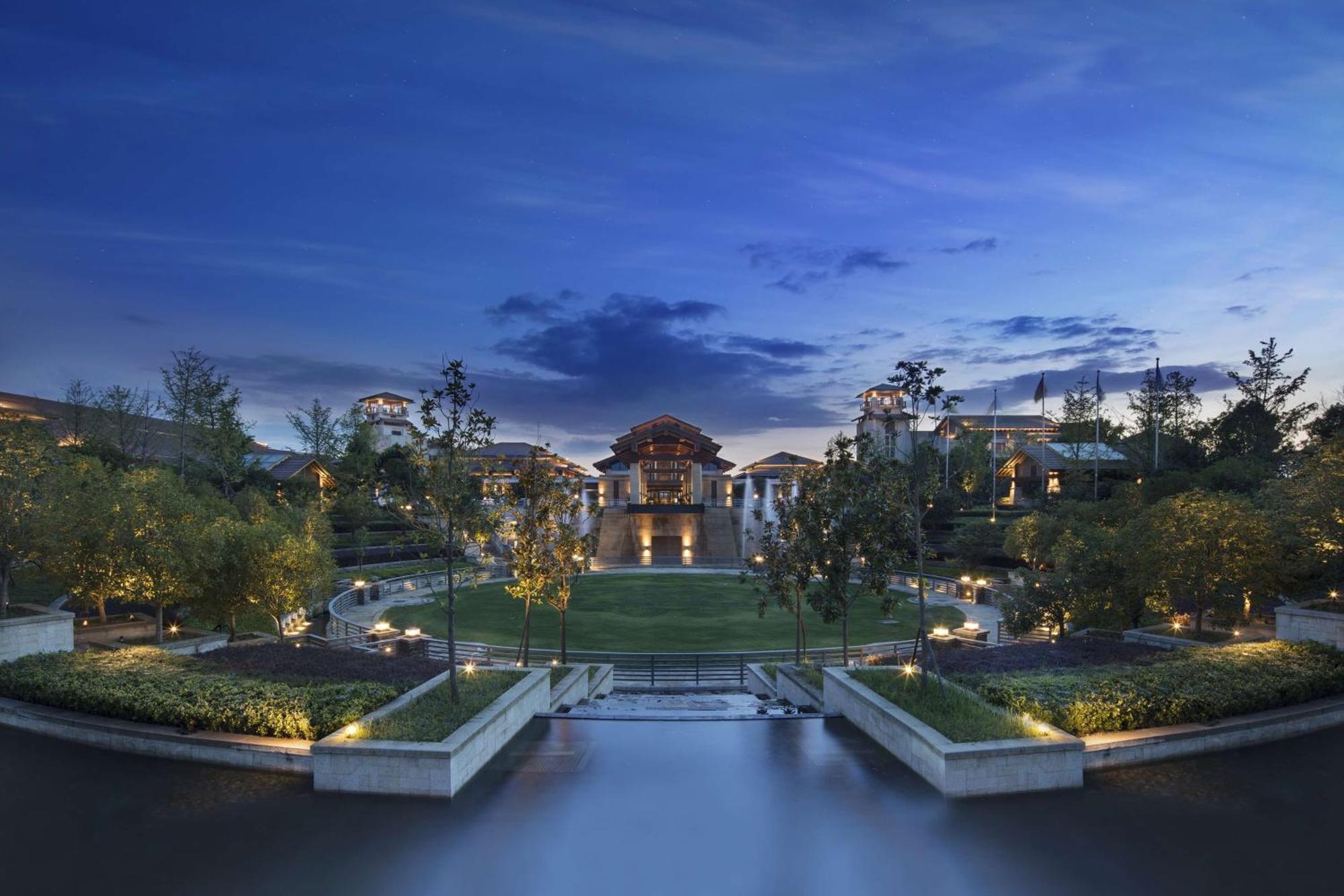 Hilton Wuhan Optics Valley Εξωτερικό φωτογραφία
