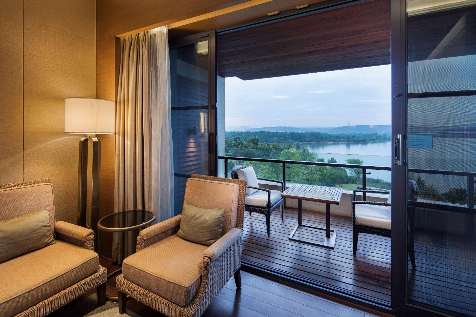 Hilton Wuhan Optics Valley Εξωτερικό φωτογραφία